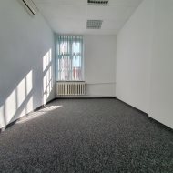  Powierzchnie biurowo-usługowe na I piętrze