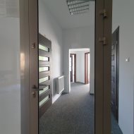  Powierzchnie biurowo-usługowe na I piętrze