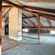 Ciekawy dom w super lokalizacji. 