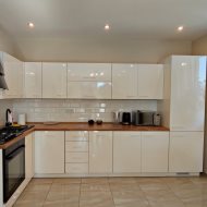 Ciekawy dom w super lokalizacji. 