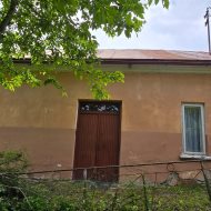 Atrakcyjny dom na działce 10,87 ar, Strachocina