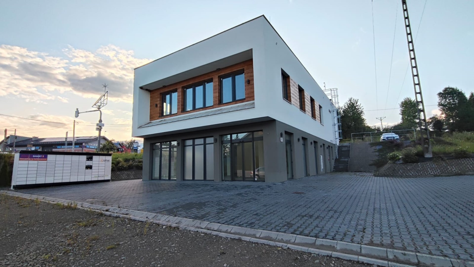 Lokal handlowo - usługowy, poziom 0 